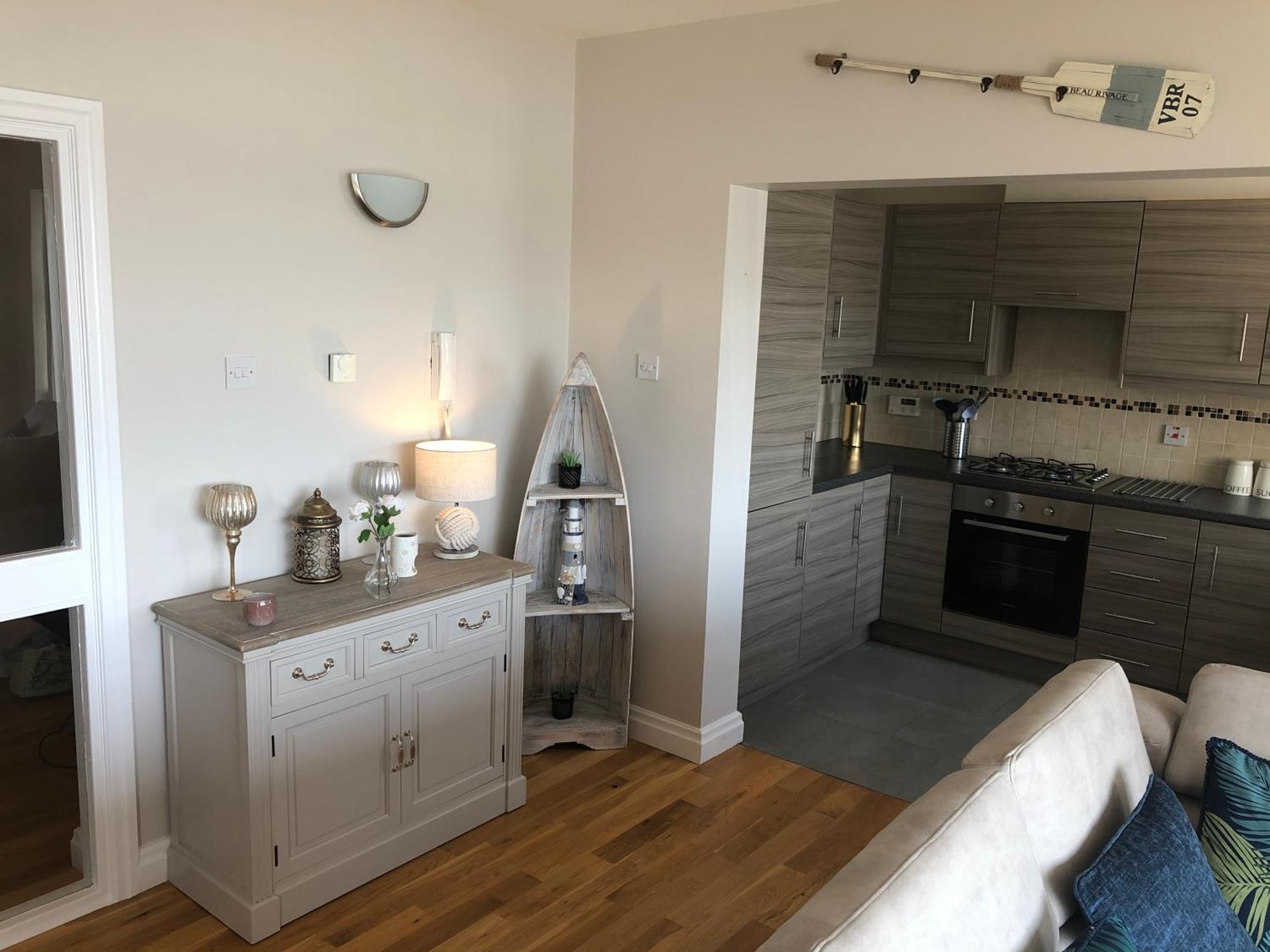 Oyster Bay Apartment *