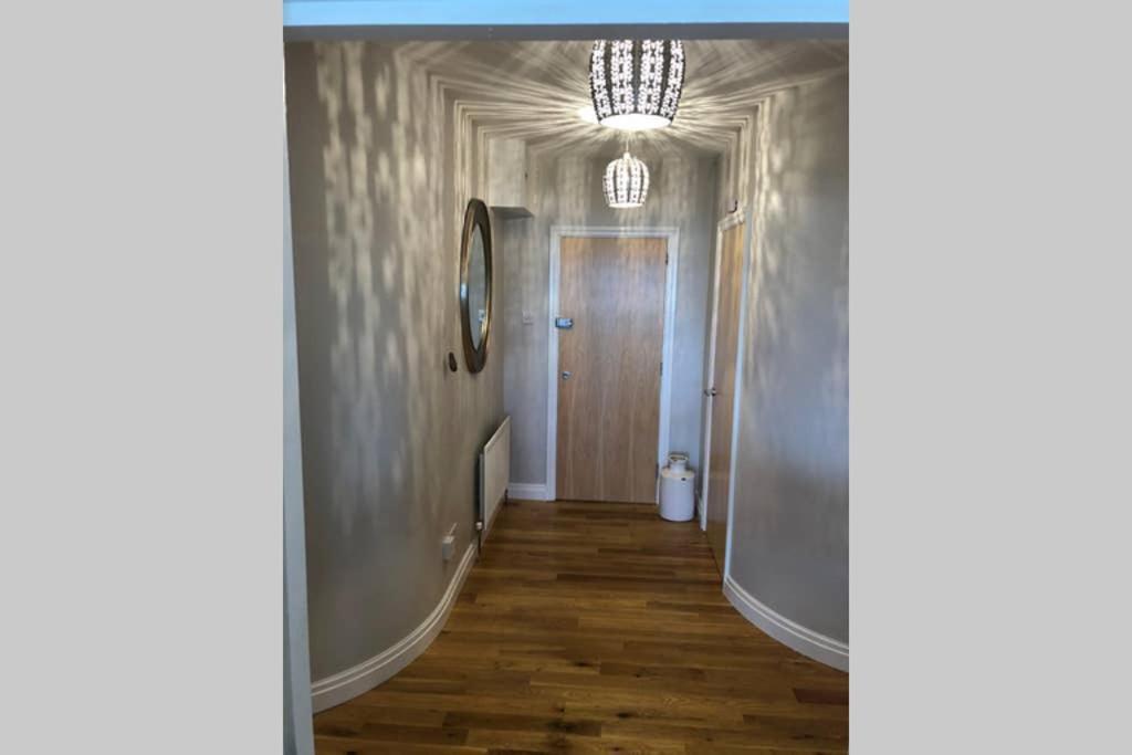 Oyster Bay Apartment